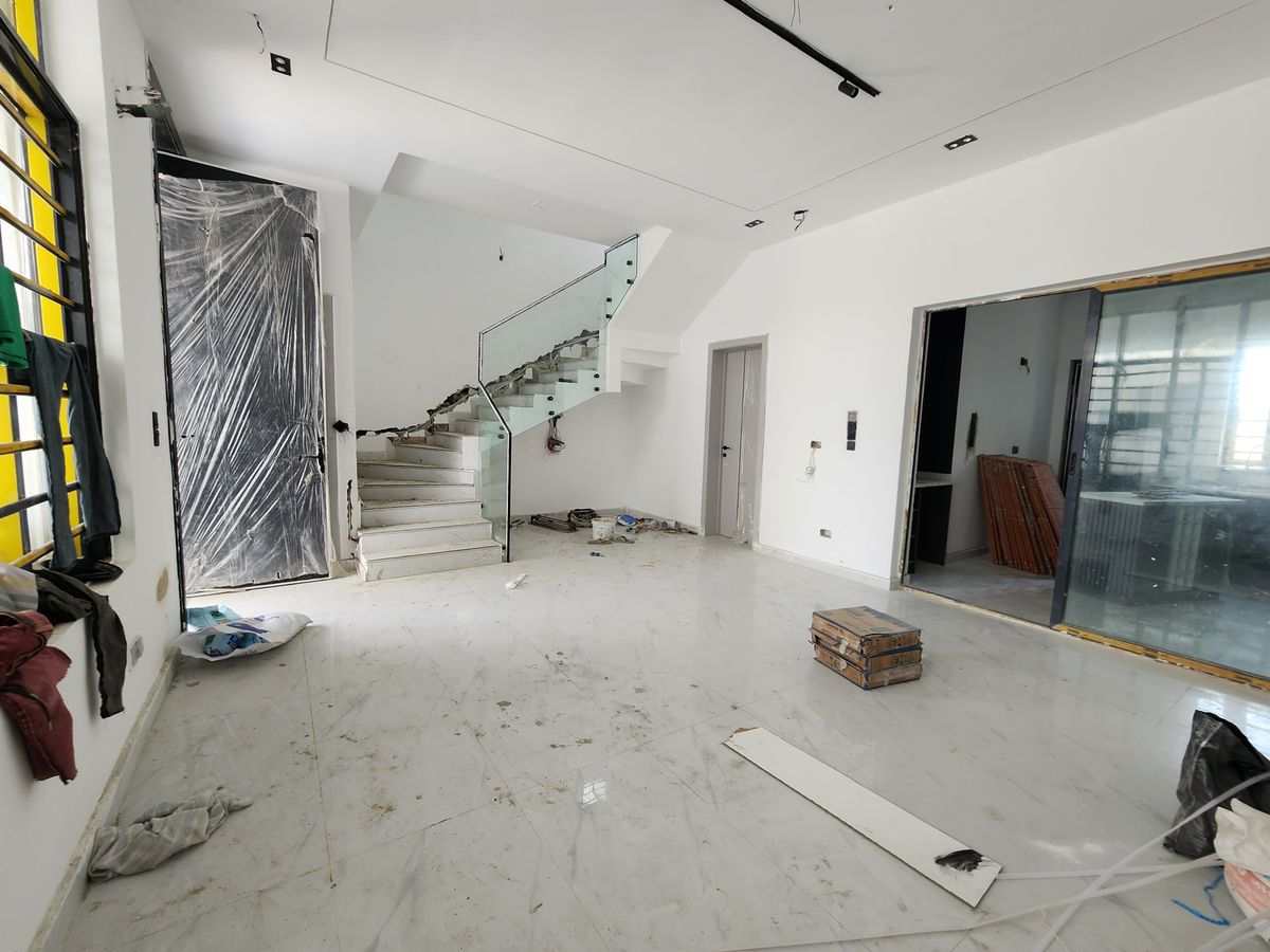 4BR Semi in Ikota Villa Estate