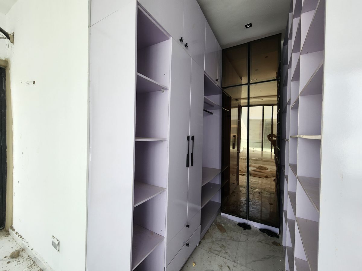 4BR Semi in Ikota Villa Estate